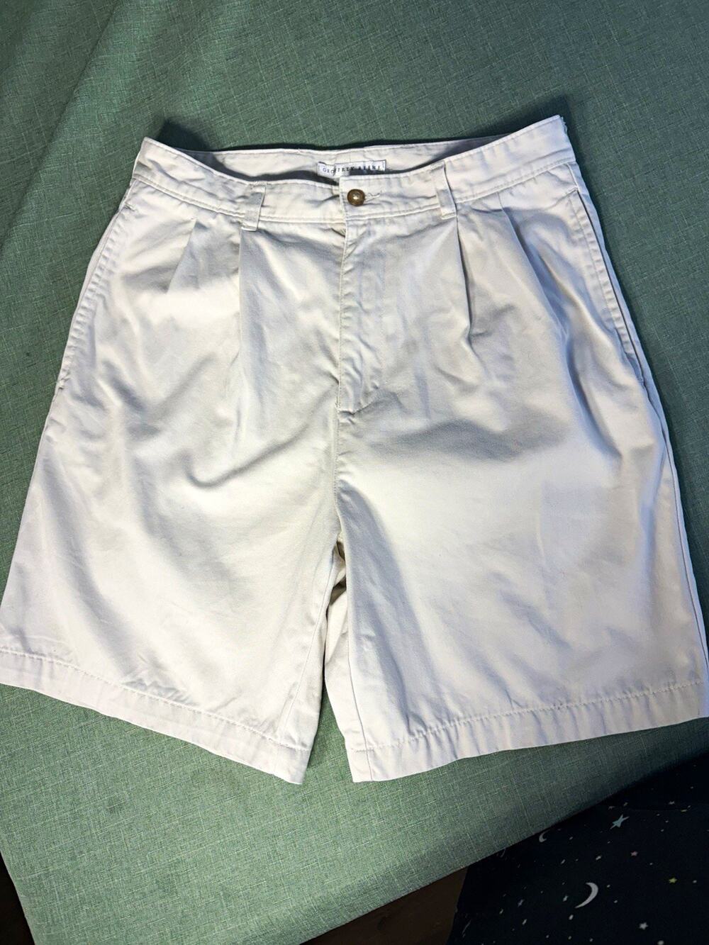 Geoffrey Beene Men’s White Pleated Chino Cotton Shorts Pockets Button